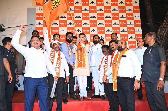 काँग्रेसला झटका, पदाधिकार्यांचा शिंदे सेनेत प्रवेश IMG-20250521-WA0015