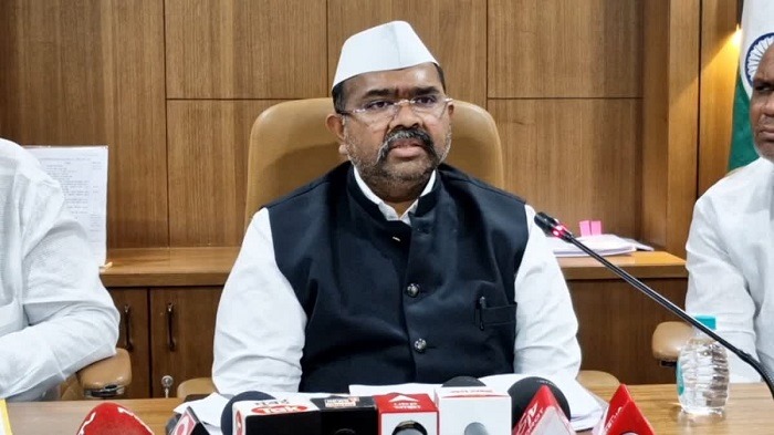 छत्रपती शिवरायांबद्दल चुकीचे दाखवू नका, अन्यथा घरात घुसून मारू ; नरेंद्र पाटील IMG-20250807-WA0023(1)