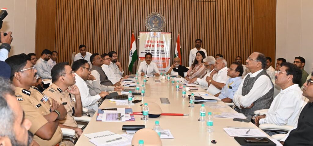 Kumbh mela : कुंभमेळा तयारी : द्वारका-नाशिक रोड उड्डाणपूल, नवीन रुग्णालय, २०० नवीन बसेसची मागणी IMG-20251028-WA0026